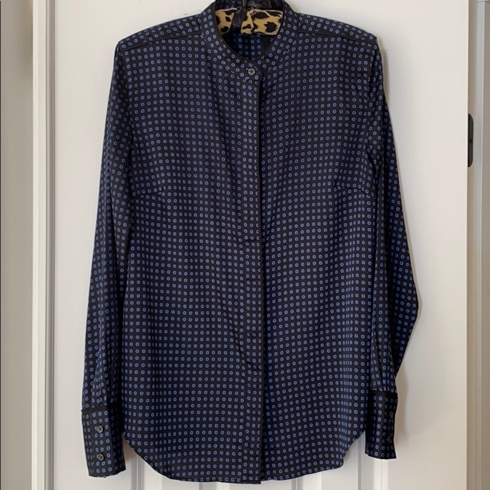 Ann Taylor silky black & blue blouse. Size M.